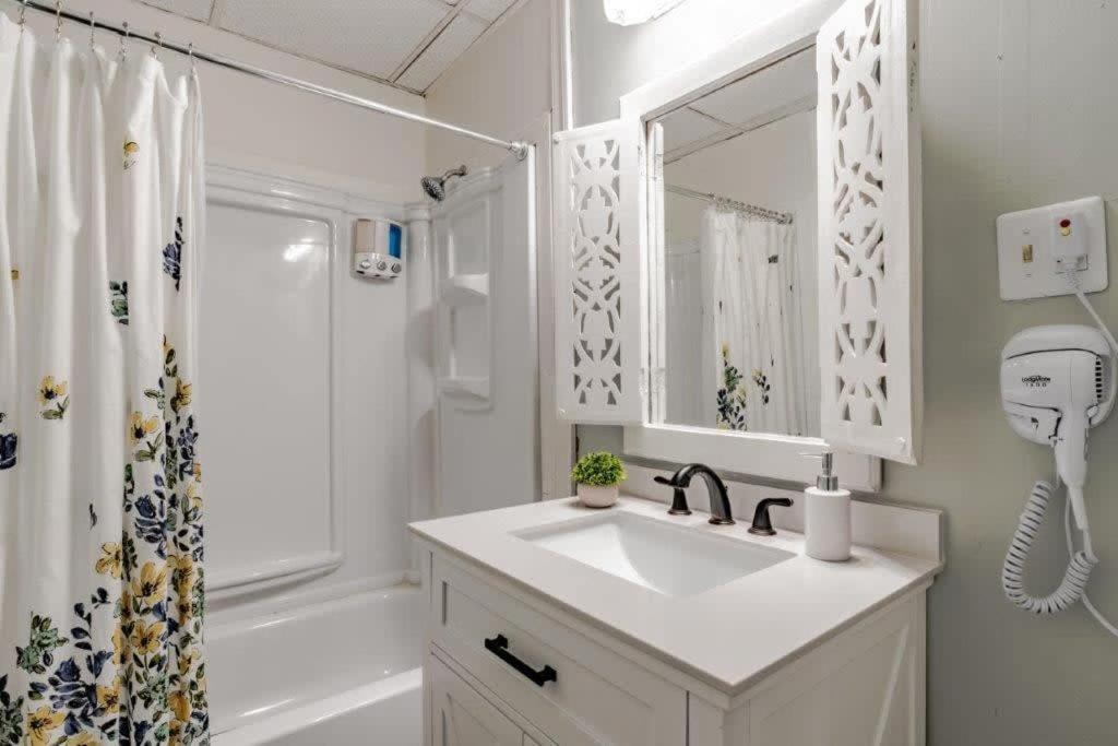 Dauphin District Darling #1-Downtown, Restaurants Apartment Mobile Bagian luar foto