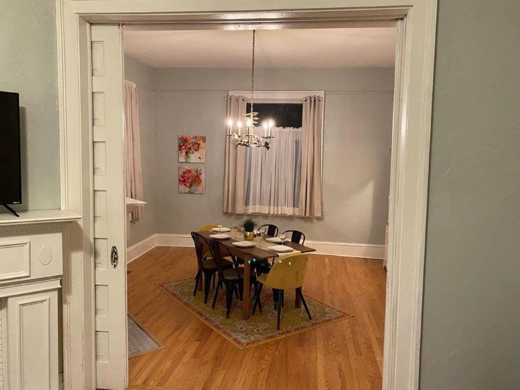 Dauphin District Darling #1-Downtown, Restaurants Apartment Mobile Bagian luar foto