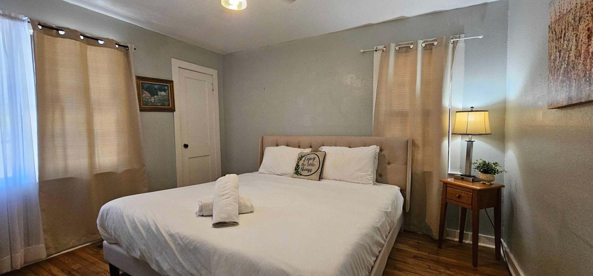 Dauphin District Darling #1-Downtown, Restaurants Apartment Mobile Bagian luar foto