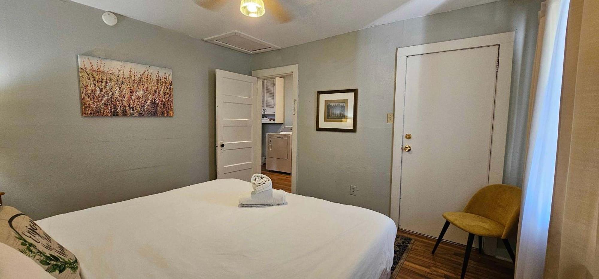 Dauphin District Darling #1-Downtown, Restaurants Apartment Mobile Bagian luar foto