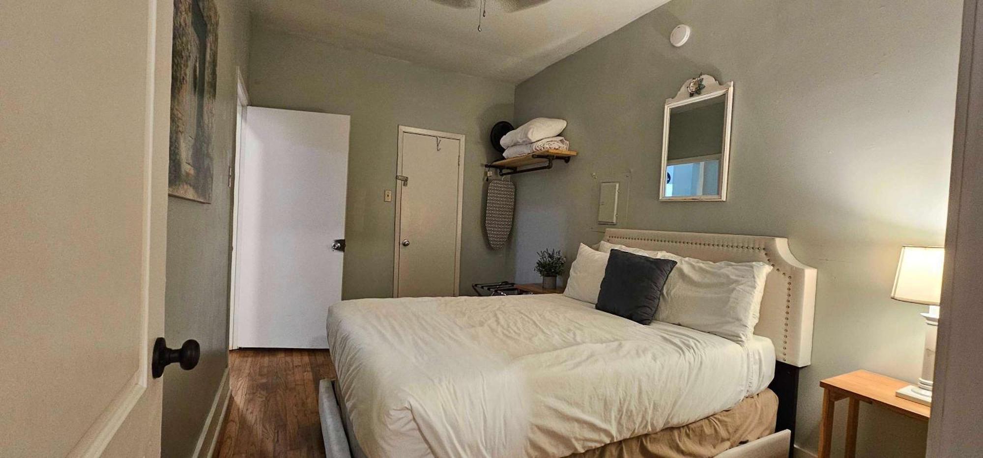 Dauphin District Darling #1-Downtown, Restaurants Apartment Mobile Bagian luar foto